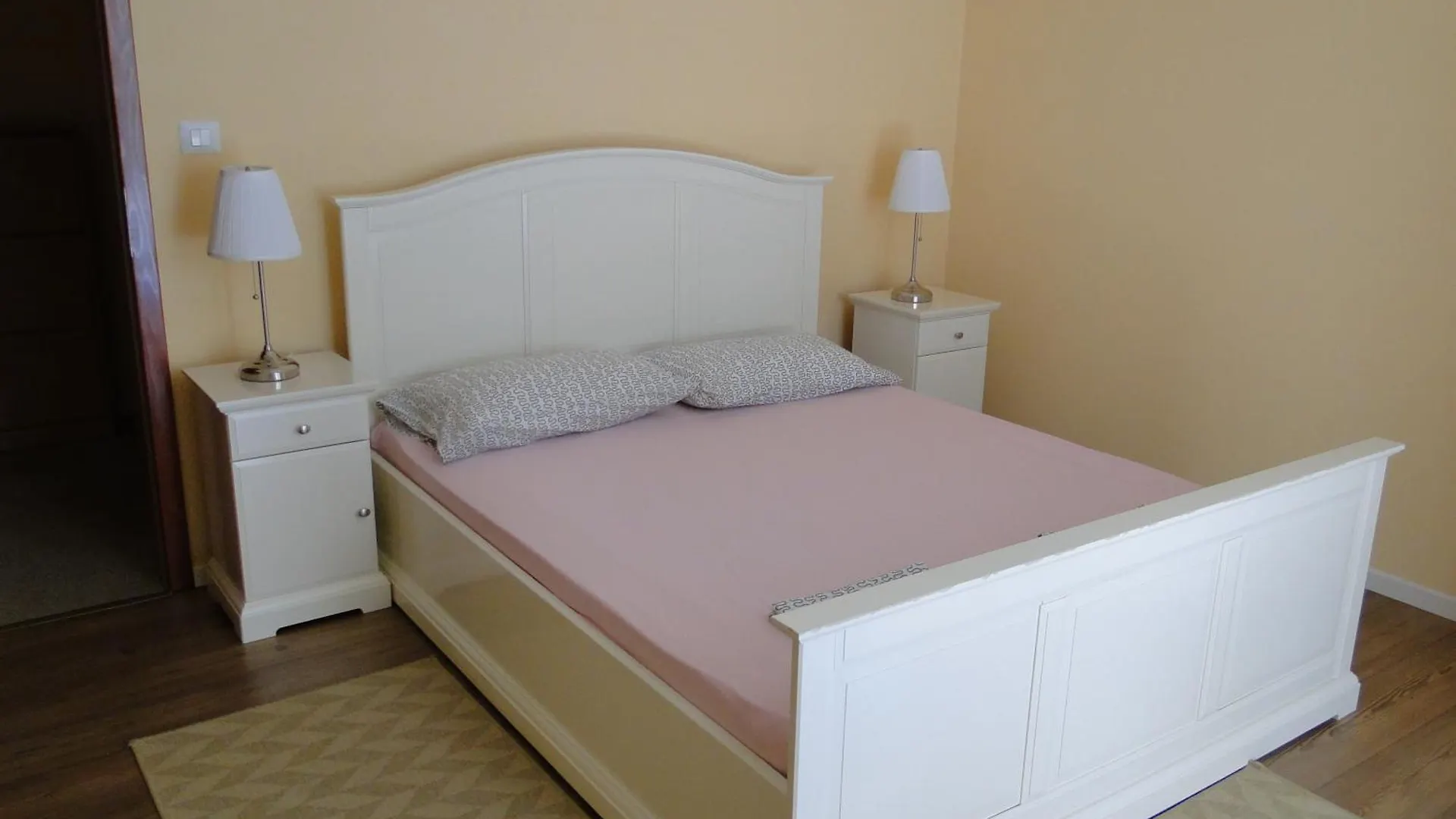 Apartments Villa Ela أوماغ