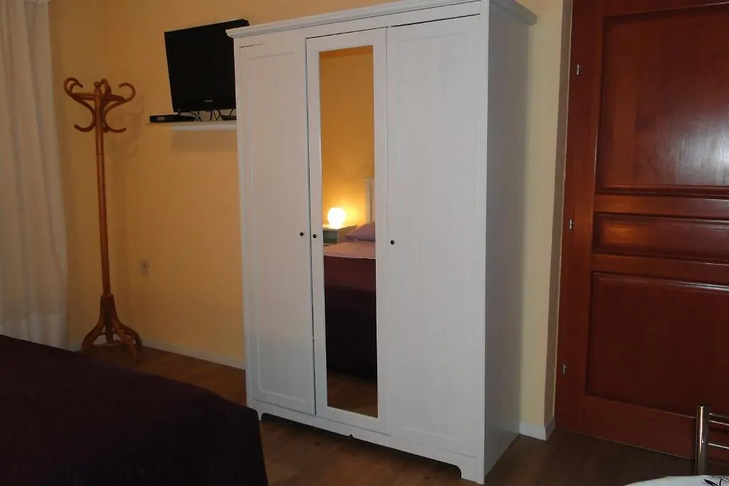 Apartments Villa Ela أوماغ
