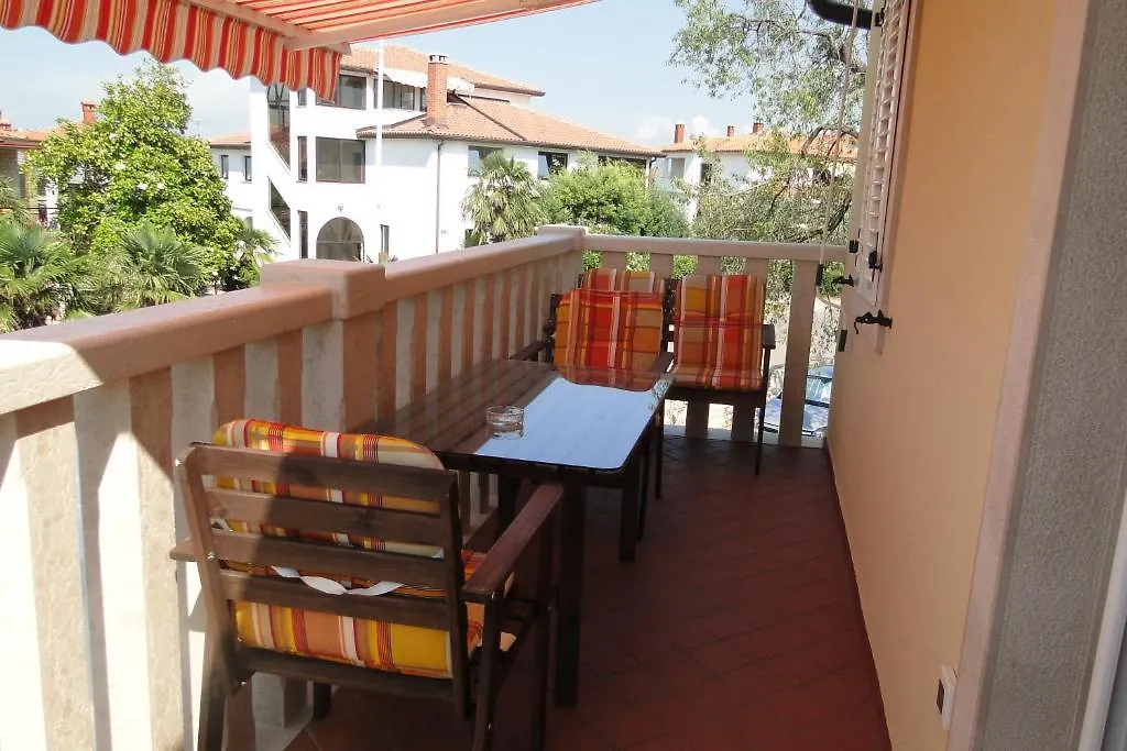 Apartments Villa Ela أوماغ 0*,