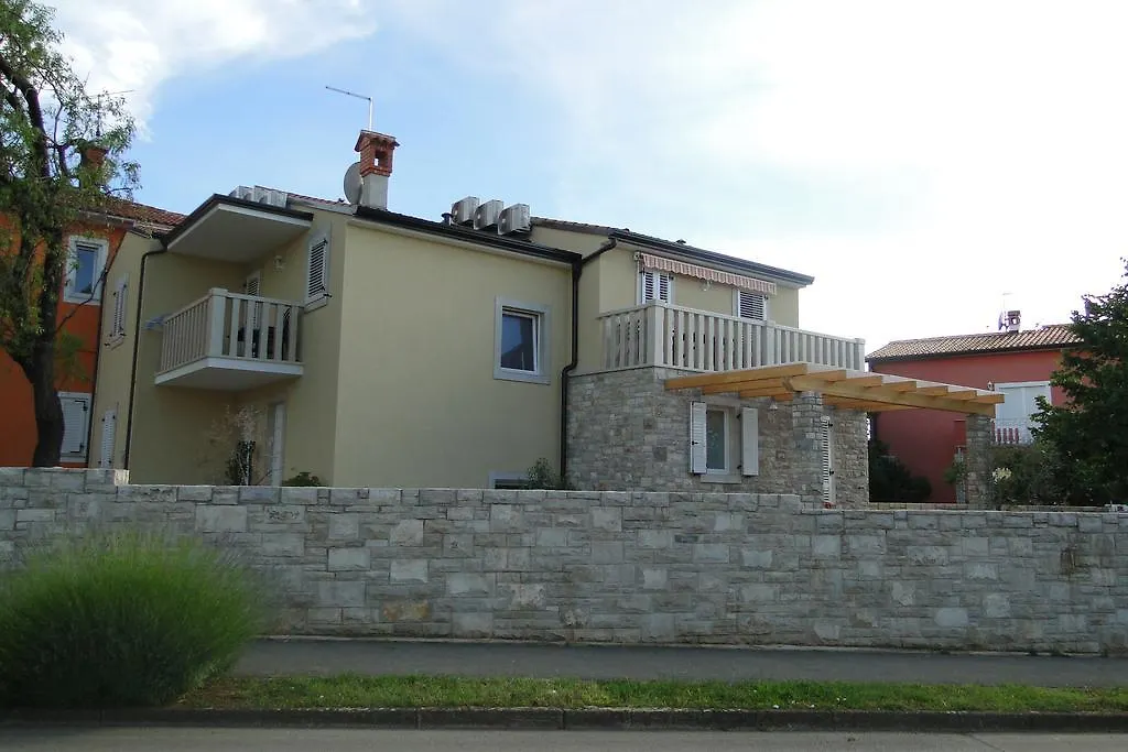 Apartments Villa Ela أوماغ 0*,  كرواتيا